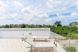 Charming 1BR Villa with Pool and Wooden Interior