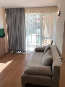 Първа Линия Лазур Поморие