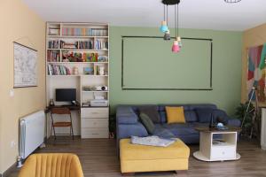 Spacious Holiday Home - Serene Village Near The Coast