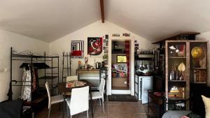 Chalets Le Cabanon entoure de Pins : photos des chambres