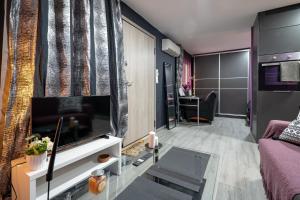 Lilac Dream in Glyfada by ΜΡS