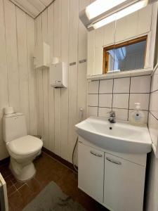 Riverfront Retreat Willa Lohi with sauna, rapids & wild nature