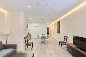 Apartamentos Catedral Palace by gaiarooms