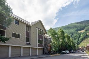 Sundance Condos 202 condo