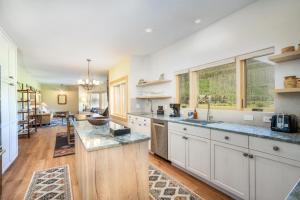 Sundance Condos 202 condo