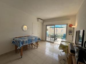 Port Frejus Quartier Latin 4, 100m des plages, Studio