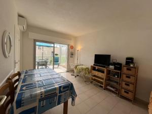 Port Frejus Quartier Latin 4, 100m des plages, Studio