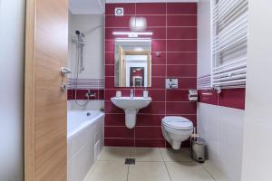 MoHost Alpine Calm - 2BR Hideaway with Panoramic Terrace