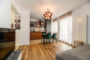 MoHost Alpine Calm - 2BR Hideaway with Panoramic Terrace