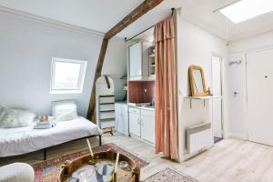 Parisian studio near Place de la République