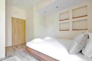 Modern 2BD Flat in Central Sofia with Workspace by Flat Mаnager