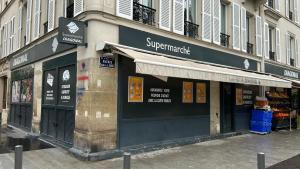 Studio Porte Maillot Paris Immeuble Haussmannien