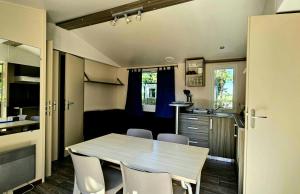 Chalets MH-MAUFAY -- Mobil-Home -- Puy du Fou - 30 min : photos des chambres