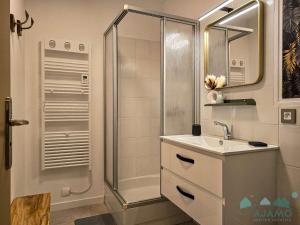 112- appartement rénové à quelques pas de la grande plage