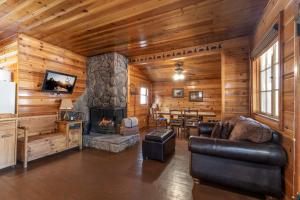 True Big Bear Lake Cabin with jacuzzi, Netflix