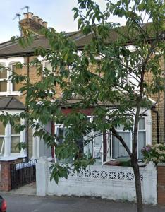 Stay in the Heart of Walthamstow Central