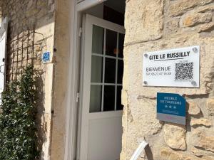 Maisons de vacances Maison nichee au coeur des vignes proche de Givry : Maison 2 Chambres