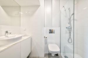 Waterlane Island Deluxe 4 by Grand Apartments