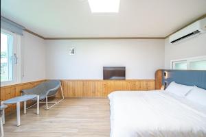 Peach Blossom Garden