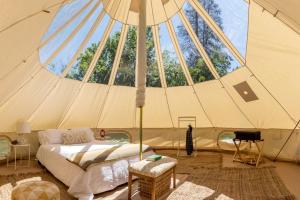Luminous Glamping Bell Tent Retreat Near Sinking Creek, Missouri