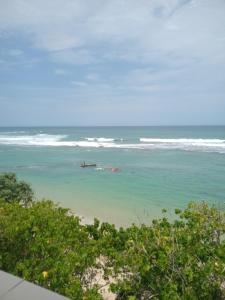 Paradise Beach Resort & Diving school