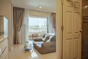 Studio apartment with swimming pool and sauna near beach