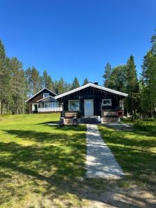 Villa Ihanus 100 m2 ja rantasauna järven rannalla