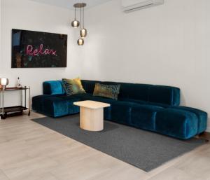 Twin Palms 2 bedroom in Palm Cove, large spa, modern, new built