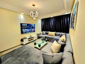 Modern with 2 private balconies Near stadium, Airport & Tangier free zone