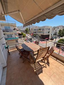 Elegant Flat in Elliniko with Sea View & Parking