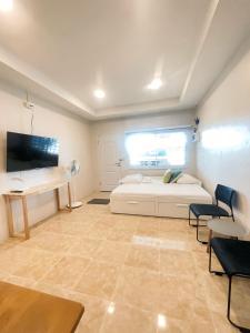 ใหม่เอี่ยม ใกล้ตลาดวารินเจริญศรี รองรับ4ท่าน และ Pet friendly