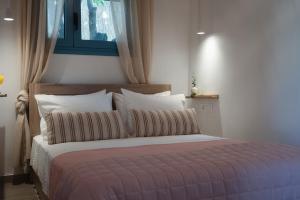 Amici Cottage with Outdoor Jacuzzi