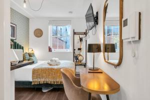 Urban Elegance Luxury Living with Kitchenette