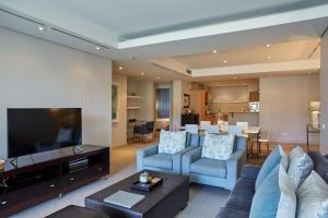 Waterfront Deluxe with pool