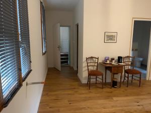 Le Dorat Bright & Quiet