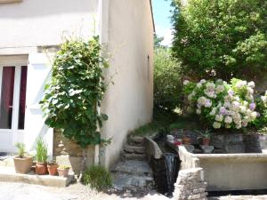 Villa hameau paisible Ardouane, à côté voie verte