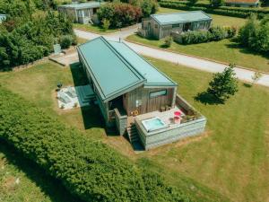 Pomegranate, Hot Tub, Wi-Fi