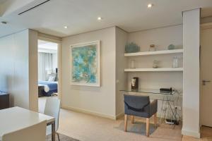 Waterfront Deluxe with pool