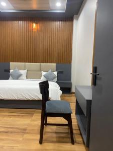 The Narendra hotel 700m away from the Ram Mandir