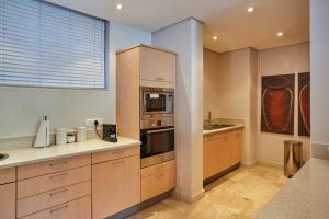 Waterfront Deluxe with pool