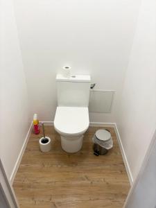 Appartements 35 m2 charmant plus 30 M2 de terrasse Acces jardin SPA : photos des chambres