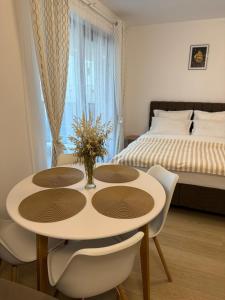 Albu Story By the Sea