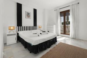 Vila Marina 1BD Apt Sea Views Beach Club Access