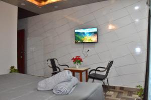 Summer Imperial Crest Hotels