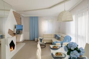 Blue Seaside Apartment