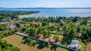 Villa Shimunelka for 6 people near Fazana only 250 meters from the beach