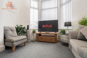 9 Guests, 4 Bedrooms, Modern Comfort in Bootle