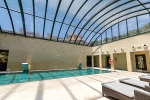 Sea-view luxurious apartment on the beach of Etepona