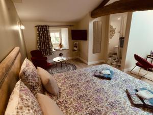 La maison du sculpteur à Tiffauges proche Puy du F