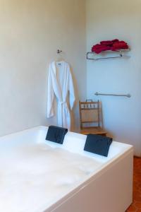 B&B / Chambres d'hotes Domaine de la Cascade Parfumee : photos des chambres